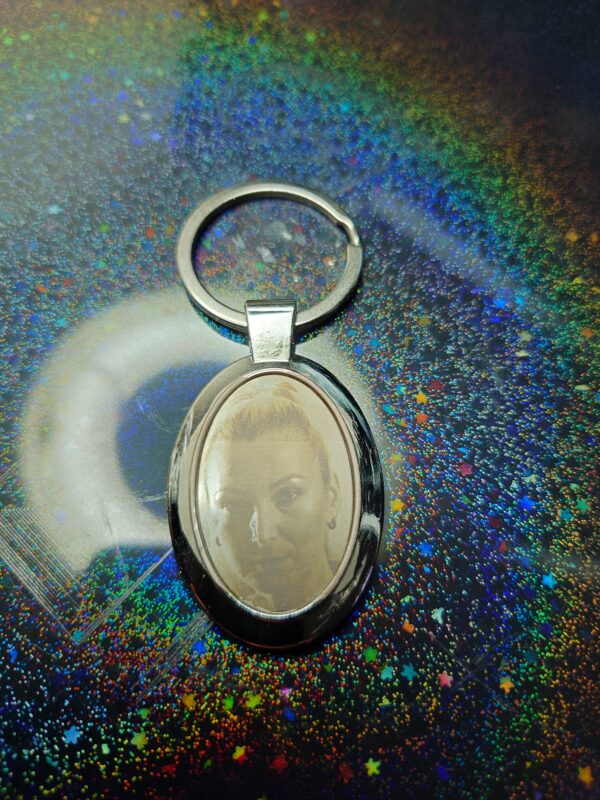 creopop.co.uk framed stainless steel oval key ring image