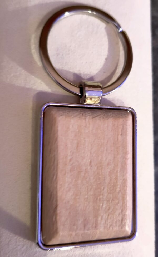 creopop.co.uk beechwood oblong shaped keychain image